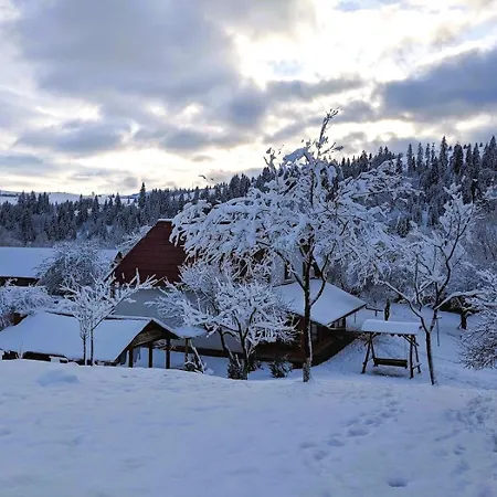 у потічка Апартаменты