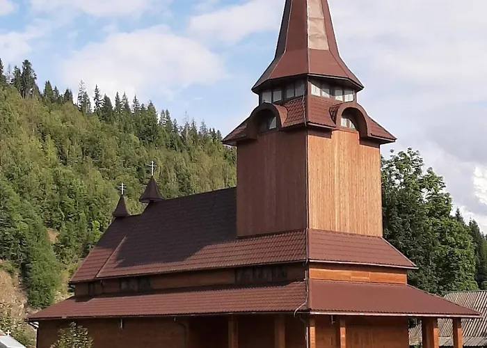 у потічка 아파트